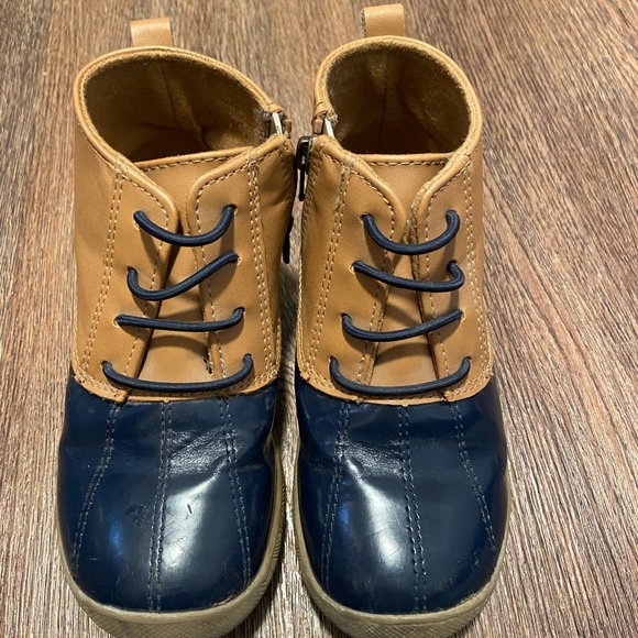 Boys Duck Boots - Picture 2 of 3